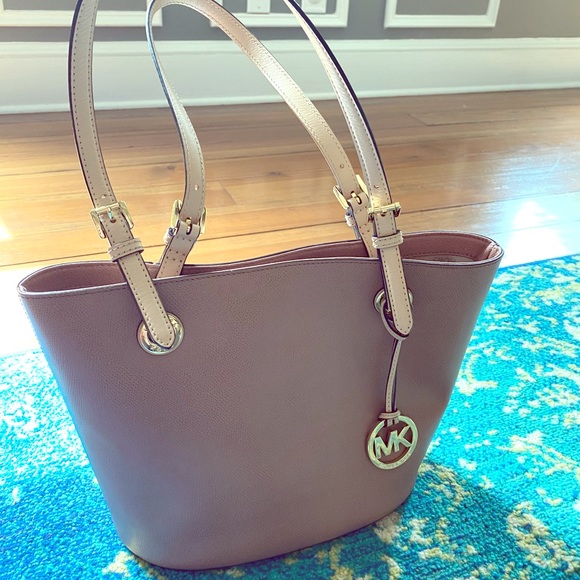 Handbags - Gently used Blush Michael Kors bucket bag